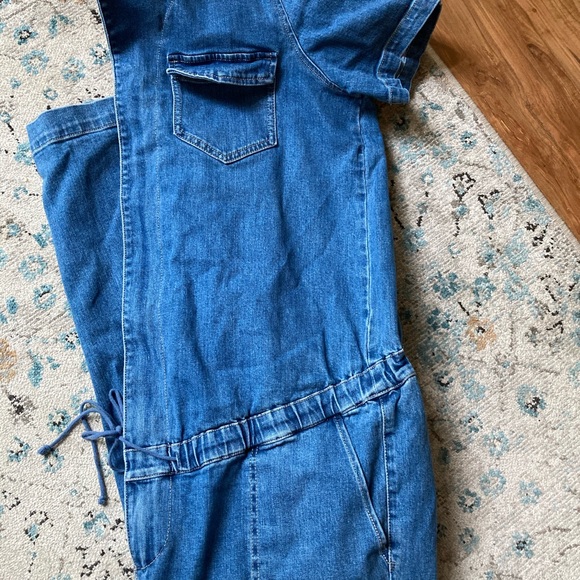 Gap maternity denim jumpsuit - Picture 2 of 4